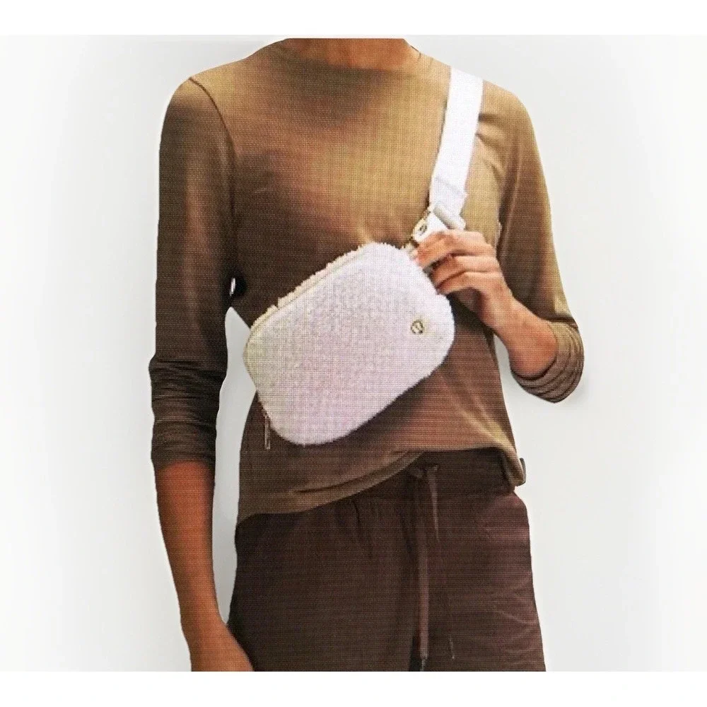 Lululemon Everywhere Belt Bag‎ Plush Fleece Ivory White Fanny Pack New With Tag